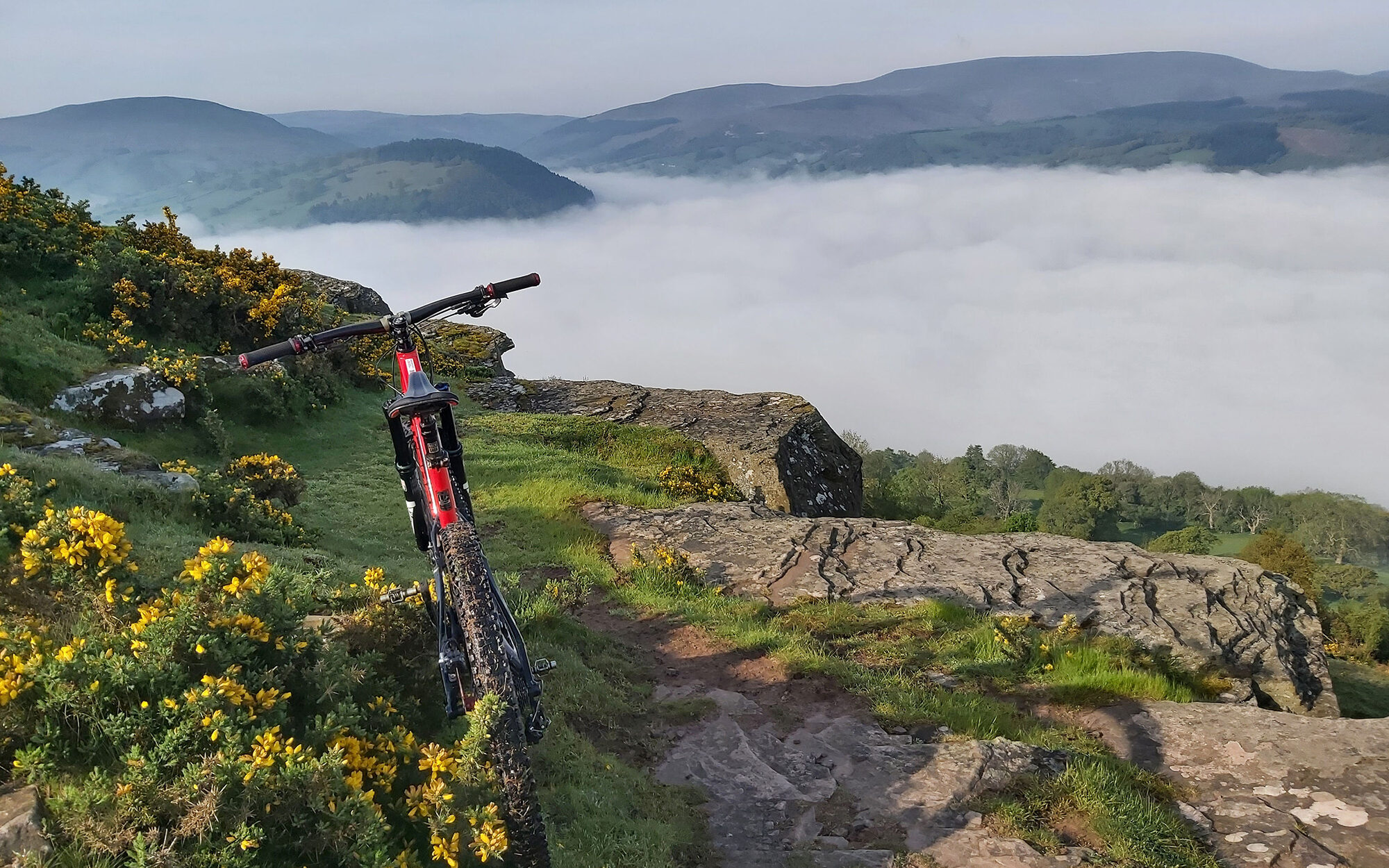 Cloud-inversion-supbikerun-treads-and-trails